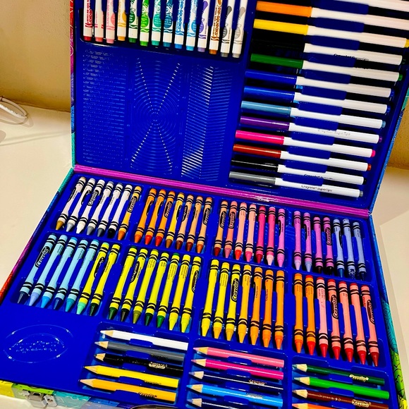 Brand new Crayola gift pack (never used)